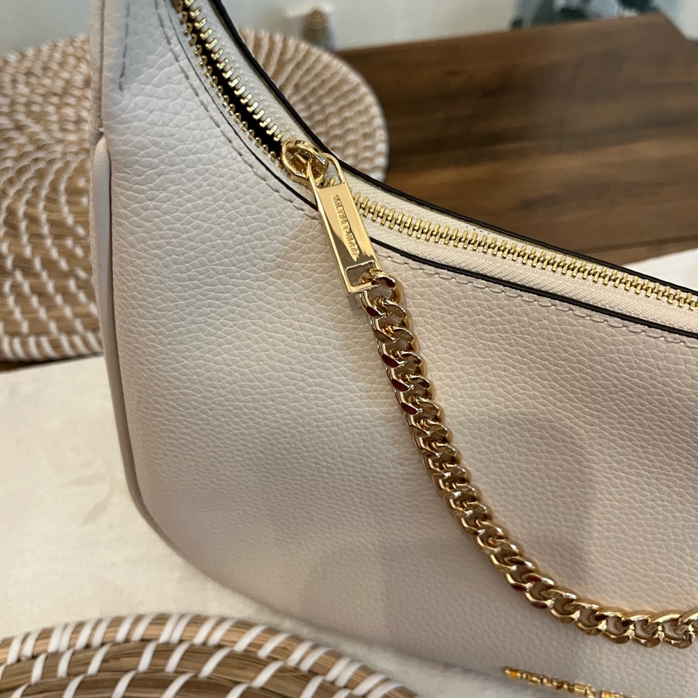 Michael Kors Cream Shoulder Bag with Gold Accent - Picture 14 of 16